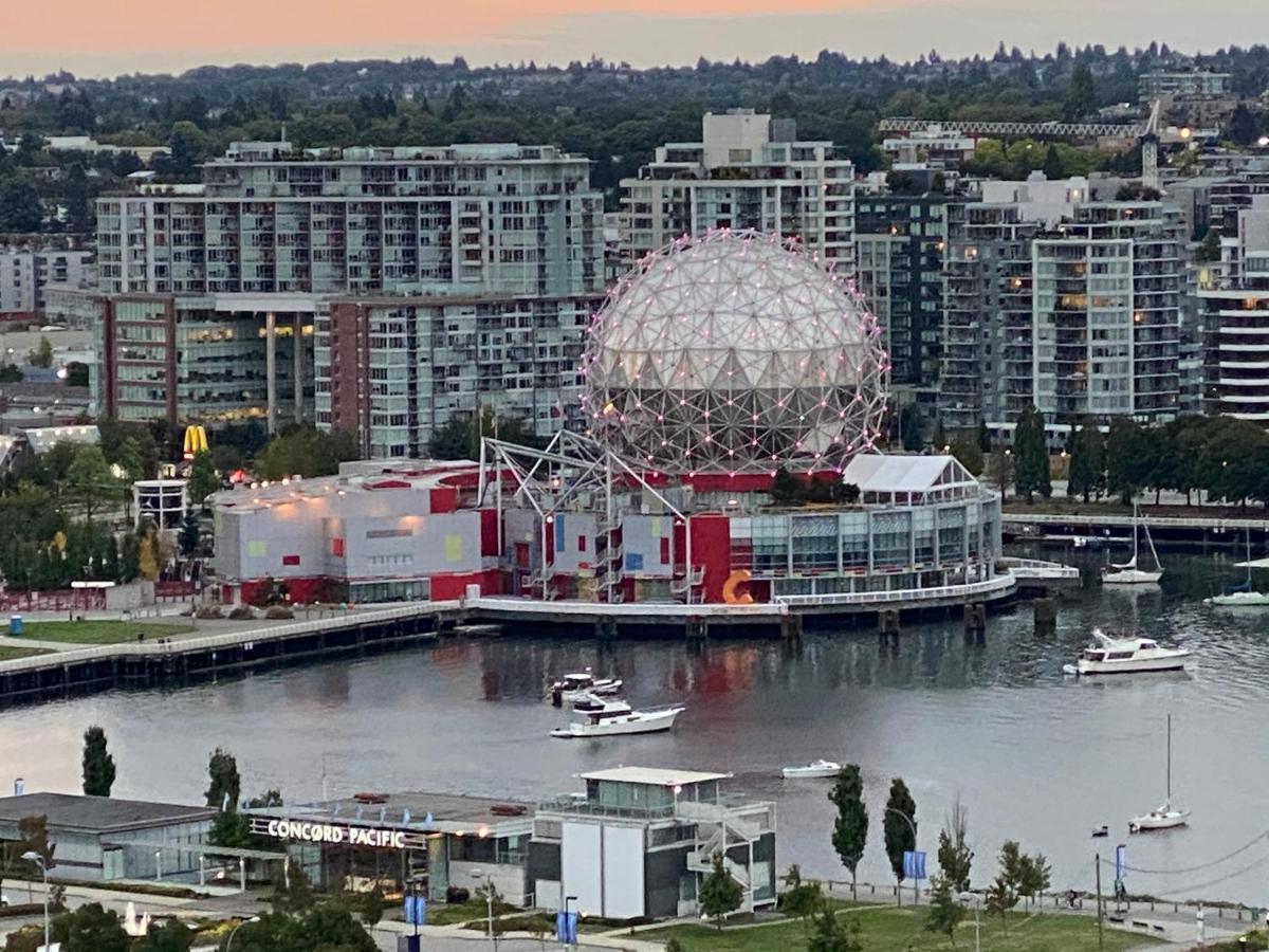 Beautiful Bright Modern Condo With Water View And Ac In Dt Vancouver 2Br,3Bd,2Bt Sleeps 6 Guests Free Parking Netflix Included 外观 照片