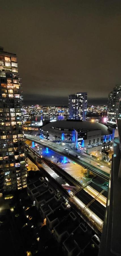 Beautiful Bright Modern Condo With Water View And Ac In Dt Vancouver 2Br,3Bd,2Bt Sleeps 6 Guests Free Parking Netflix Included 外观 照片