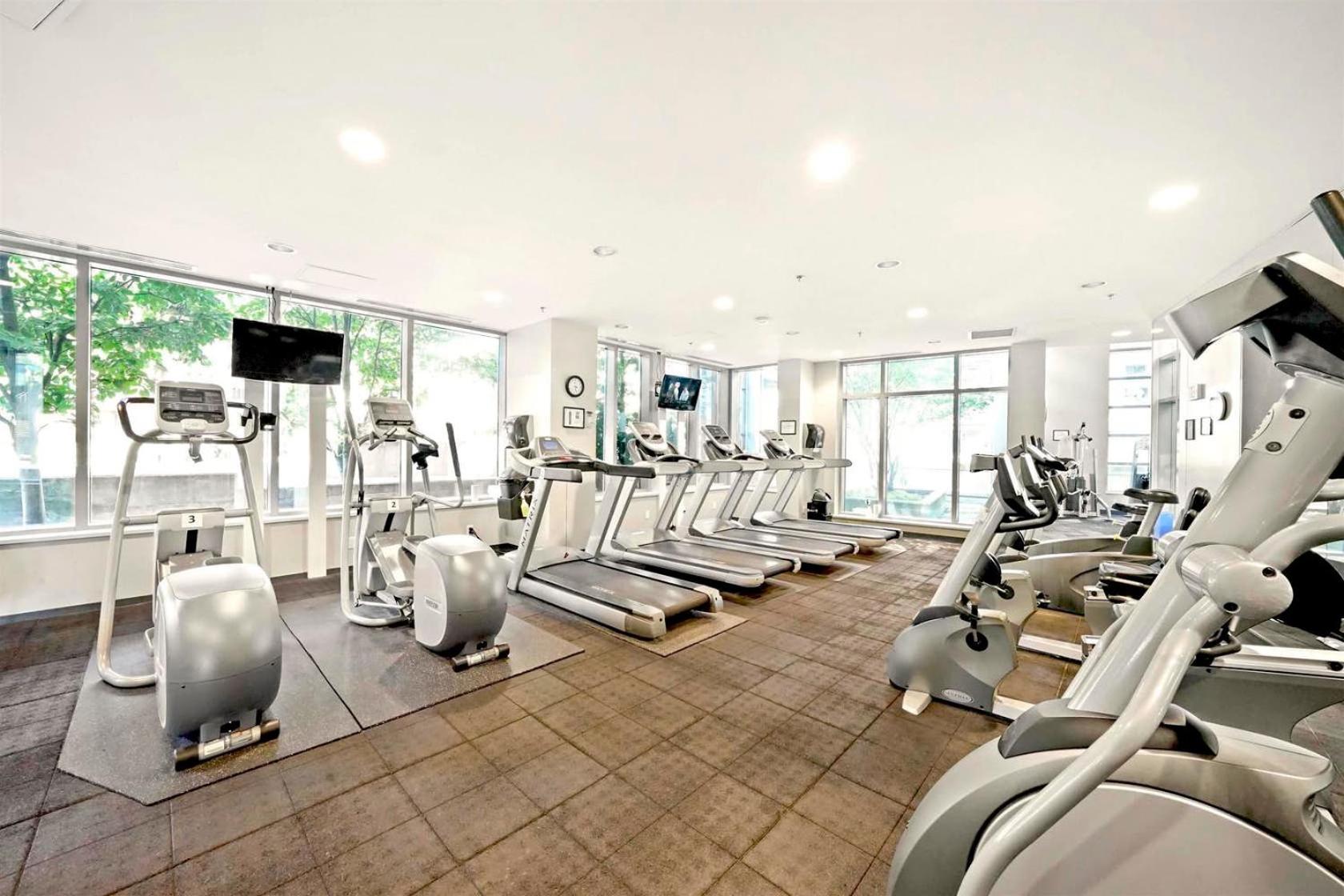 Beautiful Bright Modern Condo With Water View And Ac In Dt Vancouver 2Br,3Bd,2Bt Sleeps 6 Guests Free Parking Netflix Included 外观 照片