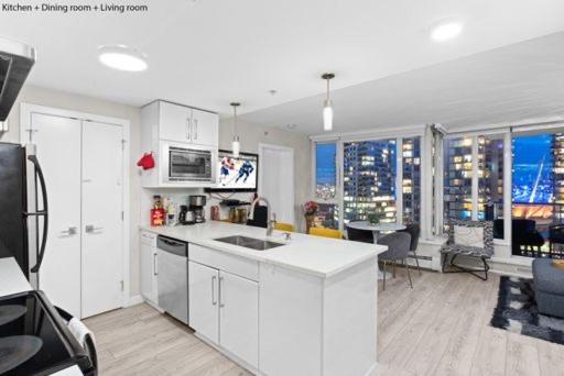 Beautiful Bright Modern Condo With Water View And Ac In Dt Vancouver 2Br,3Bd,2Bt Sleeps 6 Guests Free Parking Netflix Included 外观 照片