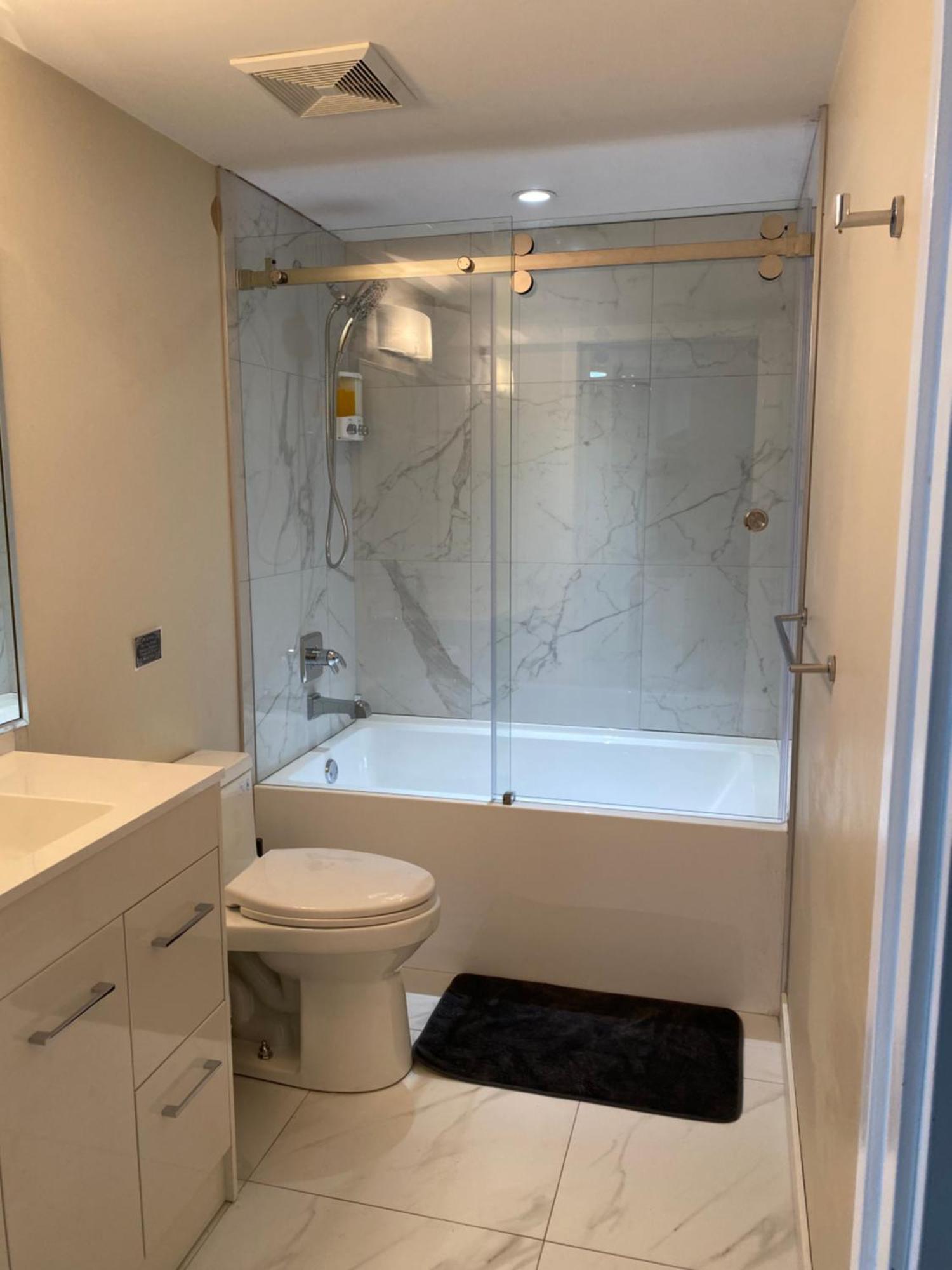 Beautiful Bright Modern Condo With Water View And Ac In Dt Vancouver 2Br,3Bd,2Bt Sleeps 6 Guests Free Parking Netflix Included 外观 照片