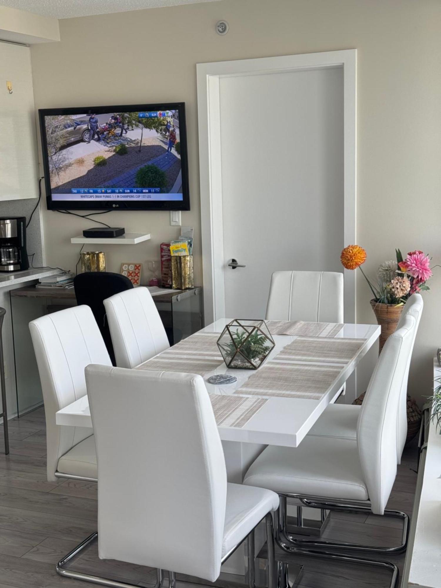 Beautiful Bright Modern Condo With Water View And Ac In Dt Vancouver 2Br,3Bd,2Bt Sleeps 6 Guests Free Parking Netflix Included 外观 照片